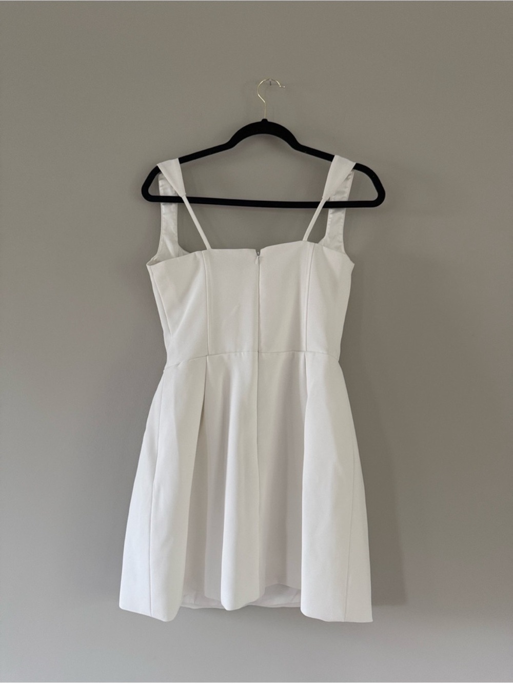 Dress - Picture 8 of 8